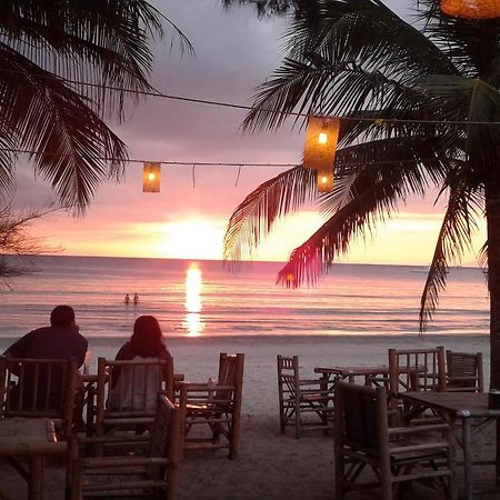 Phayam Friends Hotel Koh Phayam Bagian luar foto