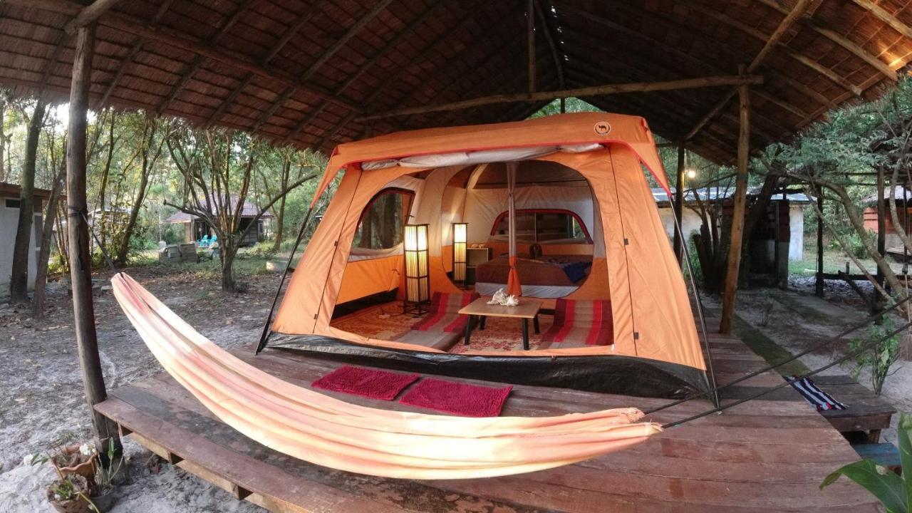 Phayam Friends Hotel Koh Phayam Bagian luar foto