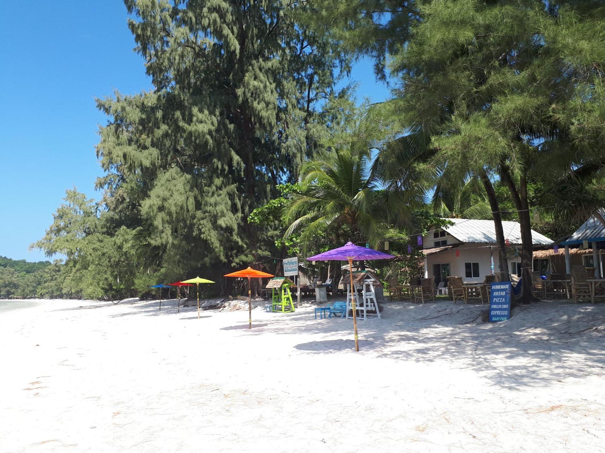 Phayam Friends Hotel Koh Phayam Bagian luar foto