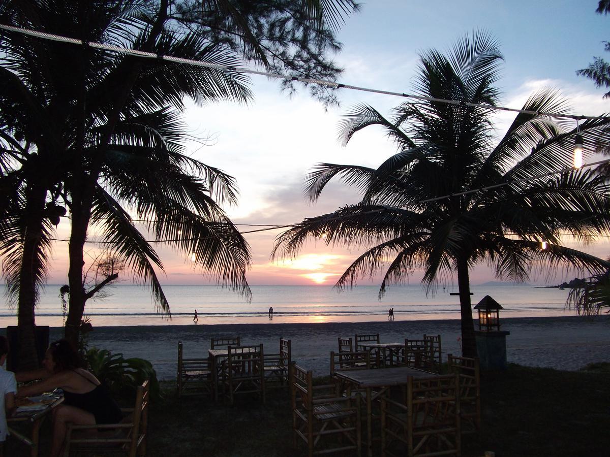 Phayam Friends Hotel Koh Phayam Bagian luar foto
