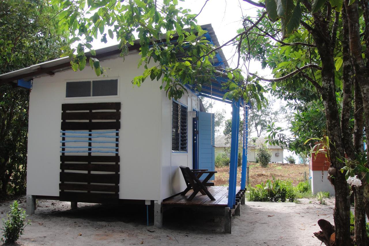 Phayam Friends Hotel Koh Phayam Bagian luar foto