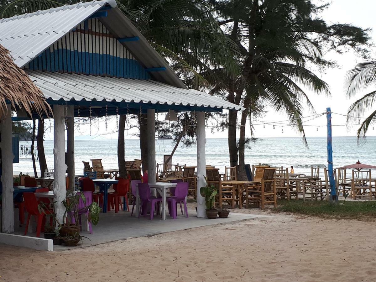 Phayam Friends Hotel Koh Phayam Bagian luar foto