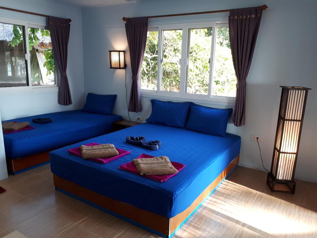 Phayam Friends Hotel Koh Phayam Bagian luar foto